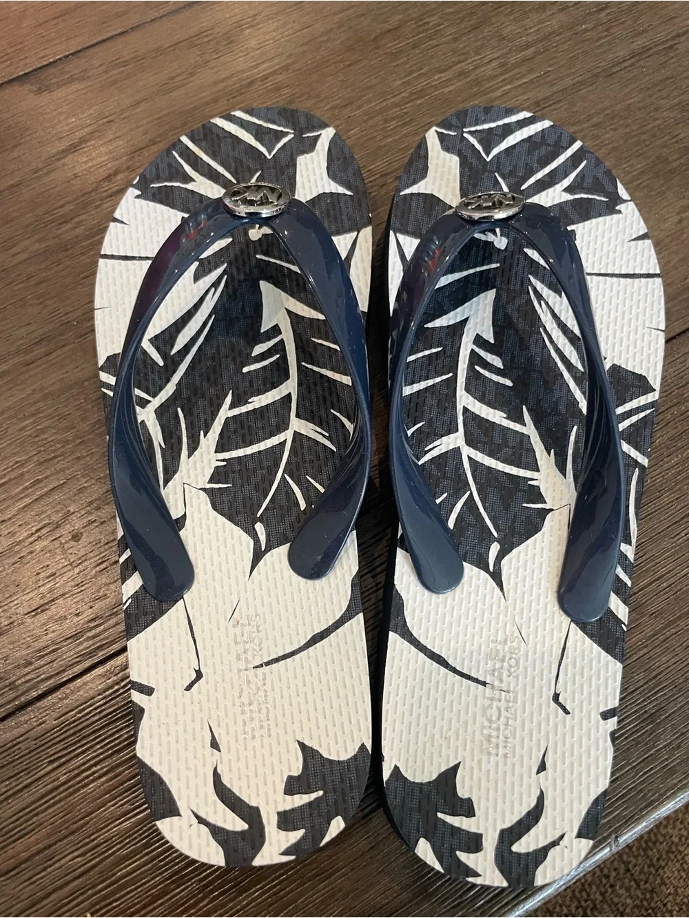 Michael Kors Men’s Navy and White Leaf-Print Flip Flops
